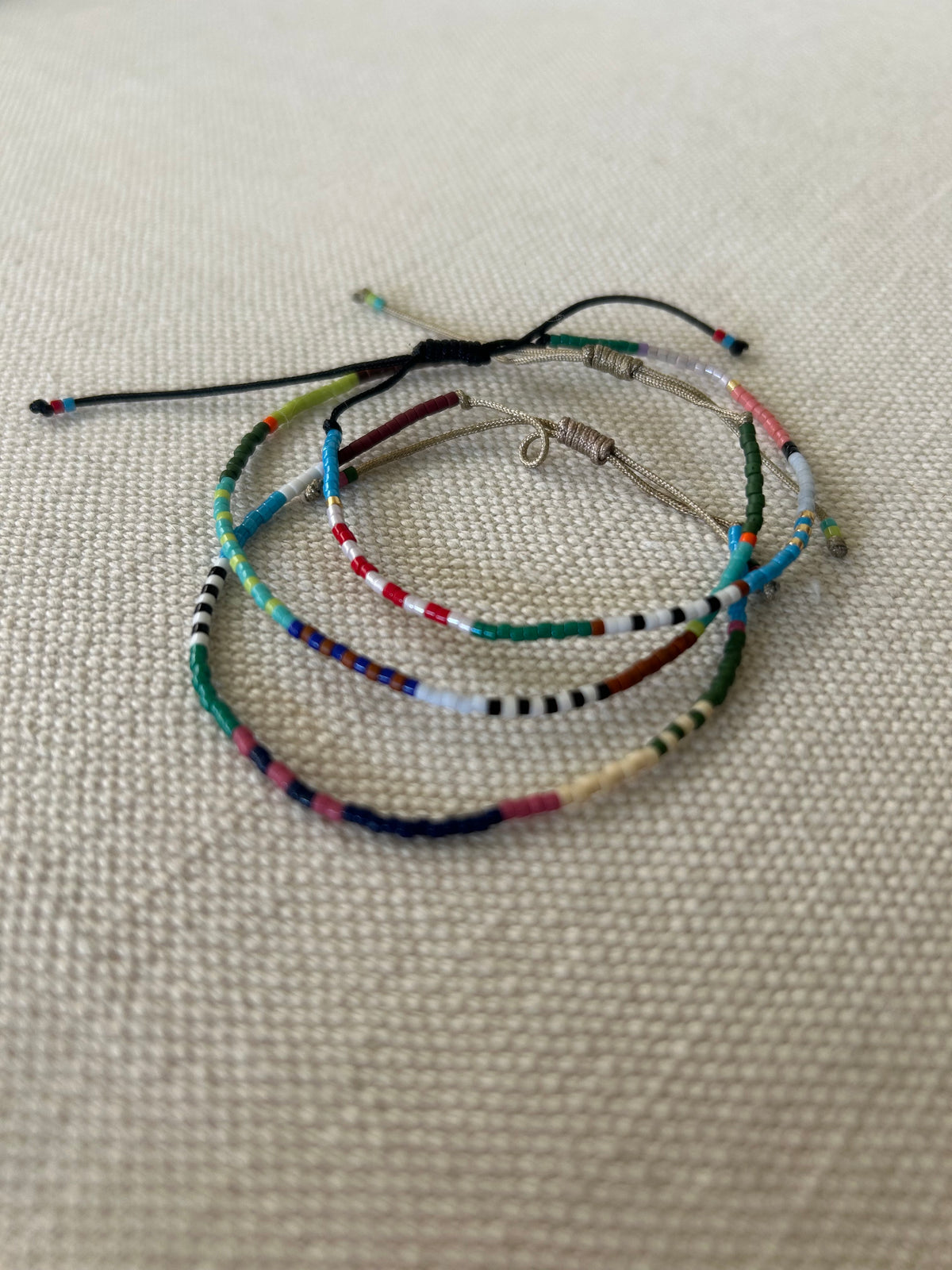 Set 3 pulseras multicolor